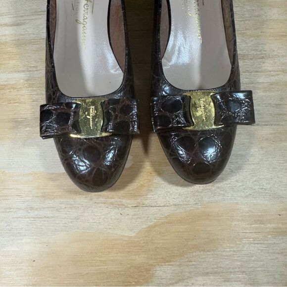 Salvatore Ferragamo Brown Low Heels  with Crocodile Pattern Women’s Size 6 - Picture 3 of 8